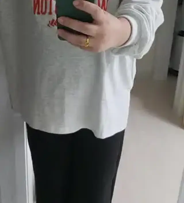 지금 입기 딱인 티셔츠네요 ~~~ 재질이 부드럽고 활동하기  편한 티라 맘에들어요 ~~^^