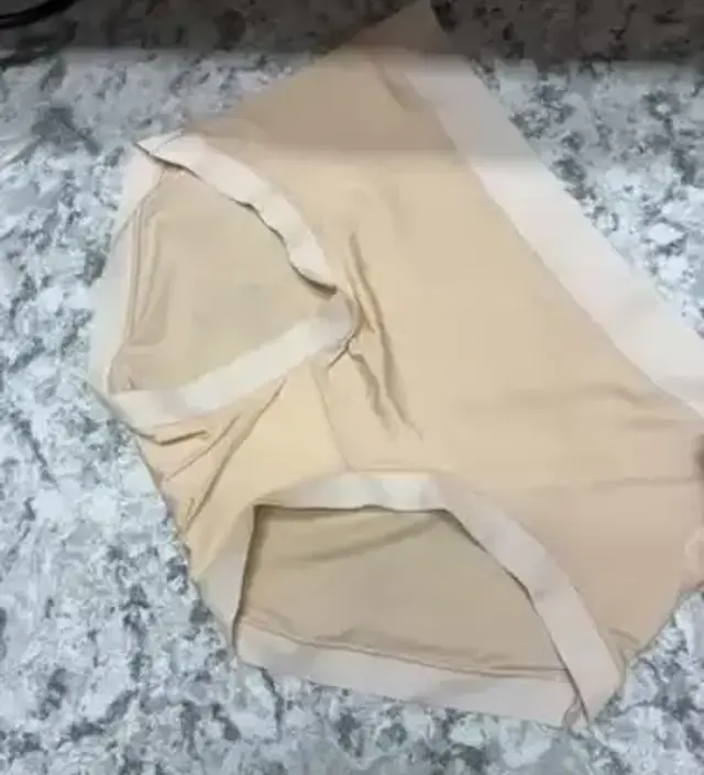 쫀쫀하고 부드러워요 만삭인데도 사이드 잘맞음