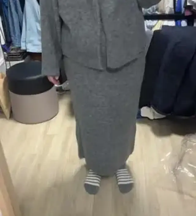 소재가 완전 부들부들해서 너무 좋아요! 세트로 입기도 좋고 상의 하의 따로 입기도 너