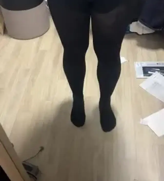 두께감 너무 좋고 잘 늘어나고 배부분도 너무 편안합니다!
