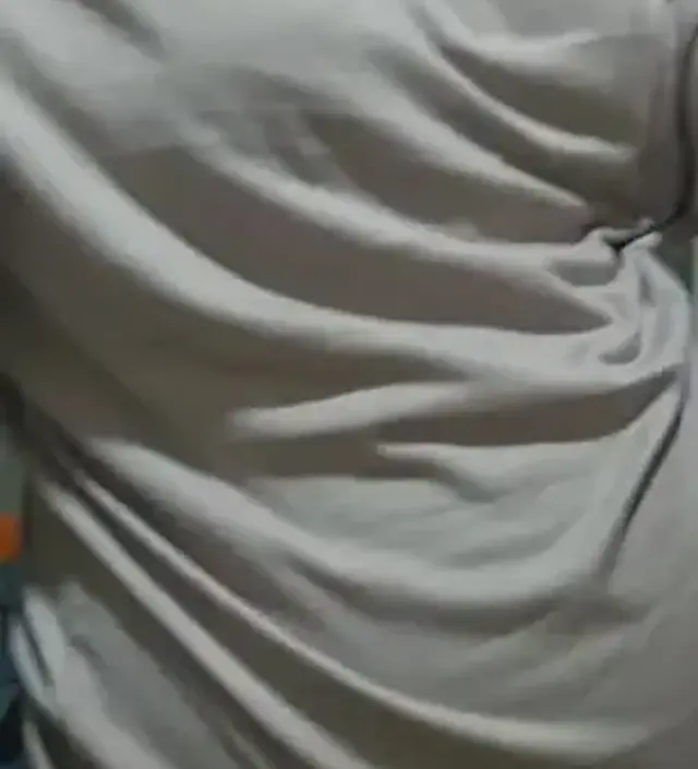 목이 조금 답답하지만 면이 부드럽고 배는 널널해요