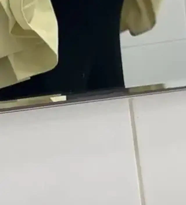 160인데 리뷰보고 키작맘샀더니 길이 맘에들어요. (바닥에 질질 끄는거 안좋아함) 
