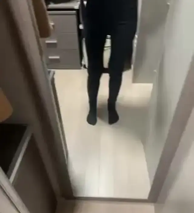 너무 편해요 따뜻해서 원피스나 치마안에 입으면 겨울에도 입을 수 있을 거 같아요