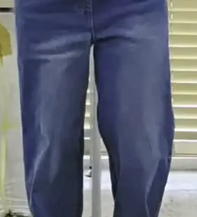 원래 M사이즈 입는데 하비라 L로 구매했더니 허벅지랑 엉덩이 넉넉해서 좋아요. 길이가