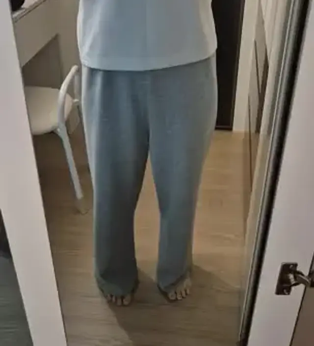 고무줄 조절되는게 너무 편하고 색상도 핏도 맘에 들어요 ㅎㅎ 기존바지들이 불편해지기