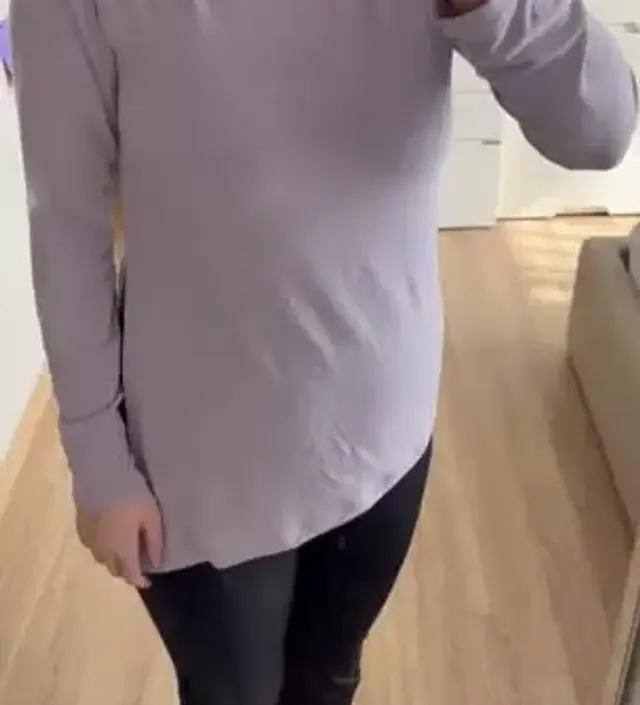 재질, 디자인, 색상 다 맘에 들어요. 입어보고 한장 더 아더컬러로 주문해서 번갈아가면