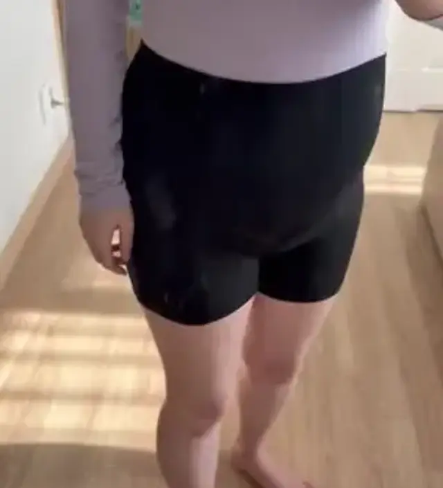 임신하고서 바지보다 치마를 자주 입다보니 안쪼이는 속바지가 필요했는데 안 입었다고