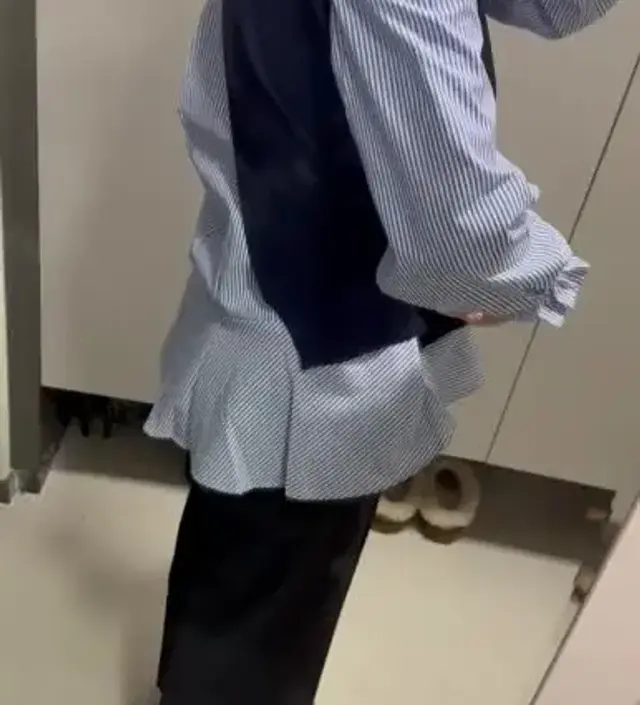 이거 입으면 배 나온게 티가 안나서 좋아요 ㅋㅋㅋ
