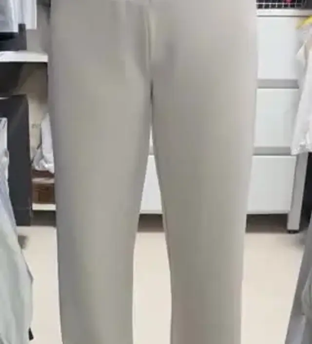 소재 너무 부들부들하고 편하게 입기 넘 좋아요~ 롱기장해도 괜찮았을거 같아요. 블랙은