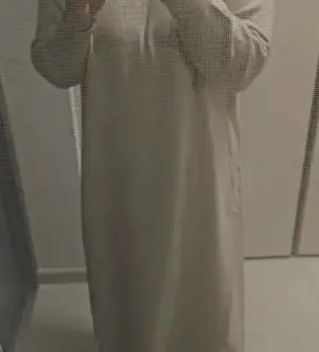 배가많이나와서 복대형바지도 불편할때가 있어서 니트원피스 사봤어요 부들부들하고 널