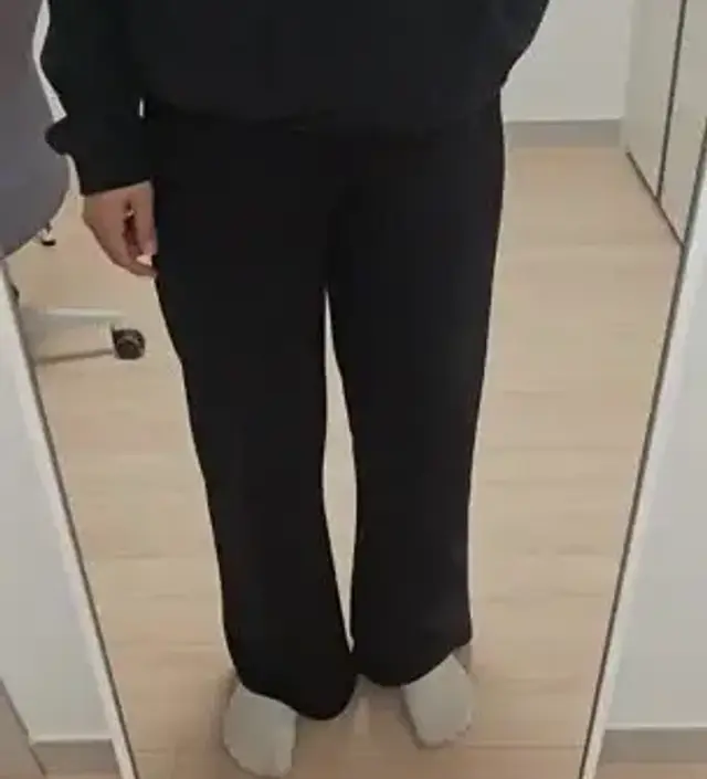 날씨가 쌀쌓해지면서 더이상 원피스만 입기 힘들어서 구입해봤는데,, 진작 살 걸 그랬어