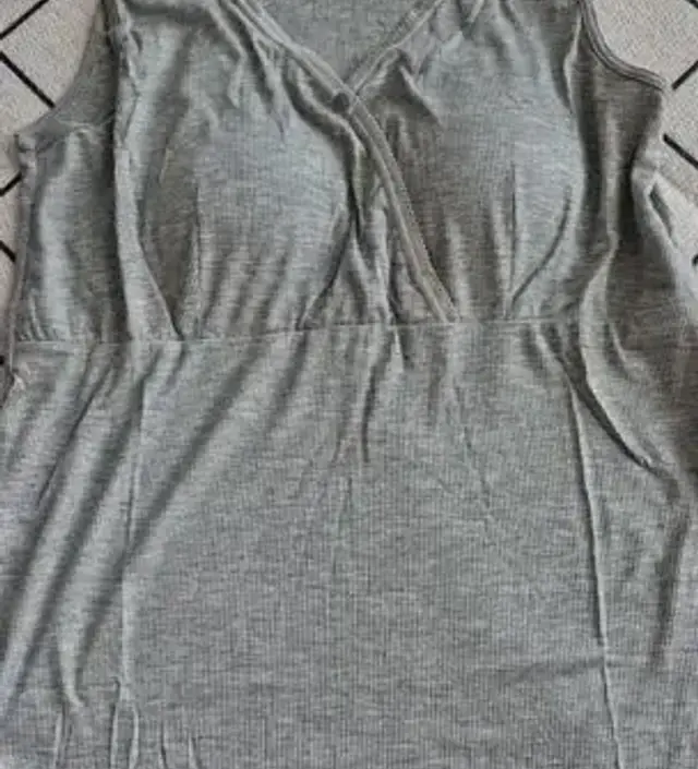 편하고 얇아서 쾌적해요 원단도 부들부들 하구요 사이즈가 커서
