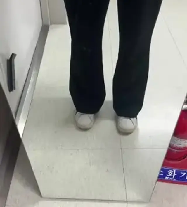 프리사이즈 구매했다가 편하게 입어서 라지도 구입했는데 역시나 편하고 좋네요