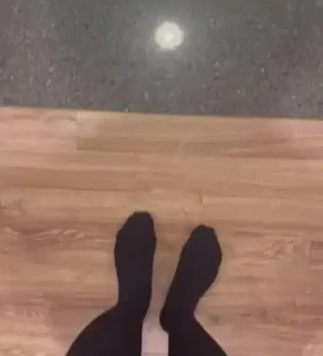 32주차인데 배가 큰편이라 잘 늘어난다는 후기 보고 구매했어요! 작아보였는데 정말 잘