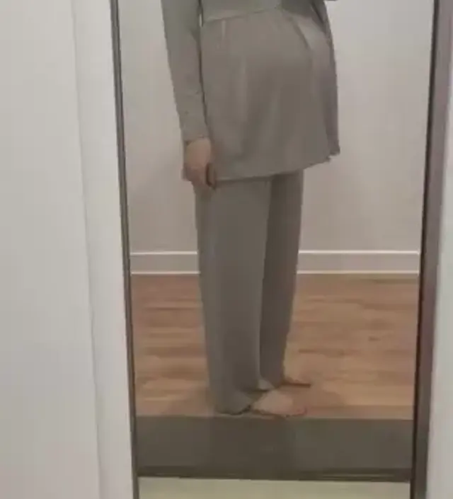 코코아그레이보다 입고가 늦어져서 차콜은 아직 못받았는데 그레이 먼저 받아보니 부드