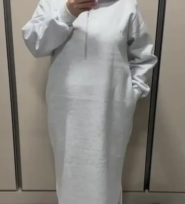 보들하고 밝은 색감으로 자주 입을 수 있겠어요! 제가 배가 많이 나오고 살이쪄서 더 배