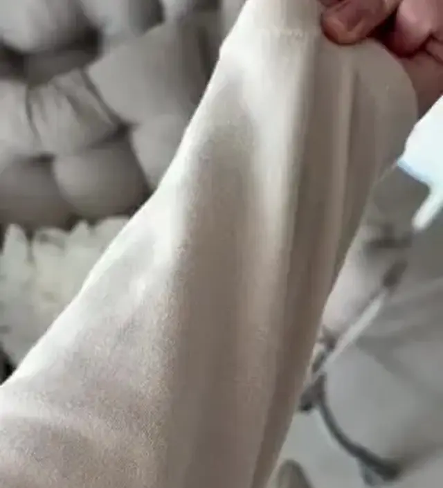 뽀송1초컷이랑 함께 구매했는데 원단이 더 튼튼한 것 같아요! 어두운색 있으면 외출복읋