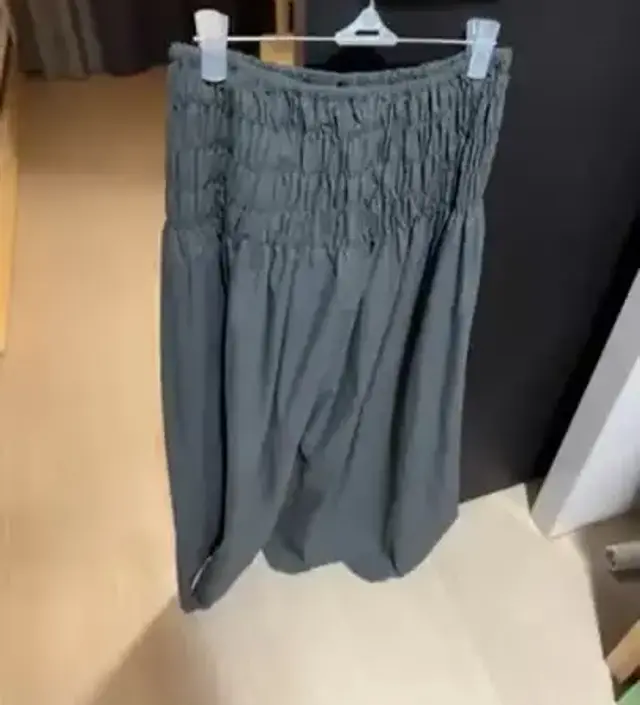 편하고 예뻐요 가을에 잘 입고다녔어요 둘째라 배가 빨리 나온 편인데 나시 입고 위에 