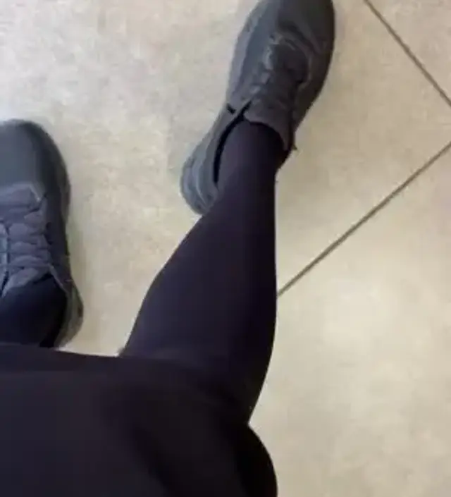 겨율엔 역시 검스죠 바지만 입고다니기 지겨워 샀어요