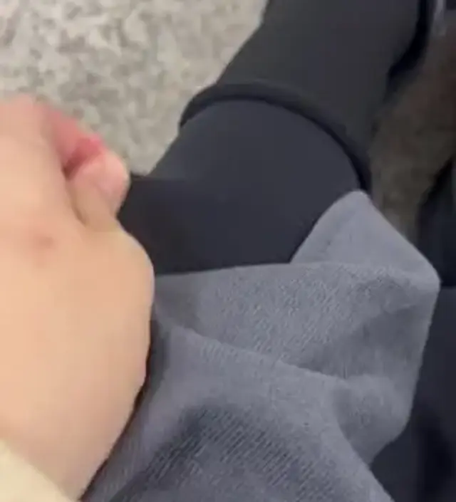 사이즈 잘 맞고, 배도 편안해요. 기모있는 유발 스타킹도 구매하려구요