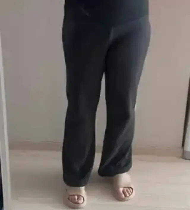 평소에 입고 다닐 바지가 필요해서 주문했어요! 너무 편하고 따뜻해요:)
