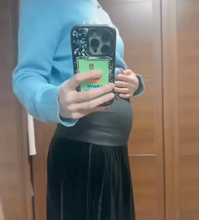 배부분이 안이쁘긴하지만 전체적으로 제스타일이예요 한겨울에는 얇을거같아요