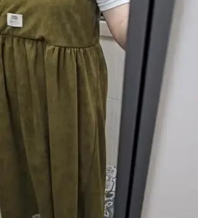 바지보다 원피스가 편해서 구입하게 됐어요.
