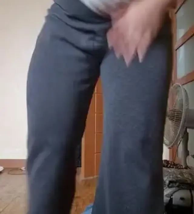 제질이 너무 좋고 배송은 느렷지만. 기모라 따듯하고 좋네요. 둘째인데 추위를 너무 빨