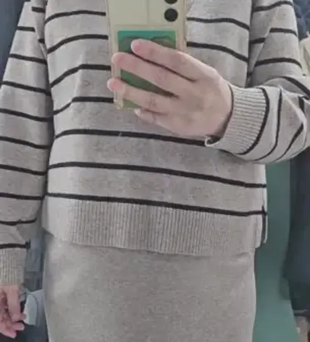 너무 단아하고 이쁘네요  30주차  접어들었는데 배에  폼이   낙낙해요  이제 쌀쌀한 가