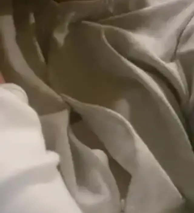 부들부들하고 진짜편해요 지퍼도 잘열리고 수유하기 딱입니다
