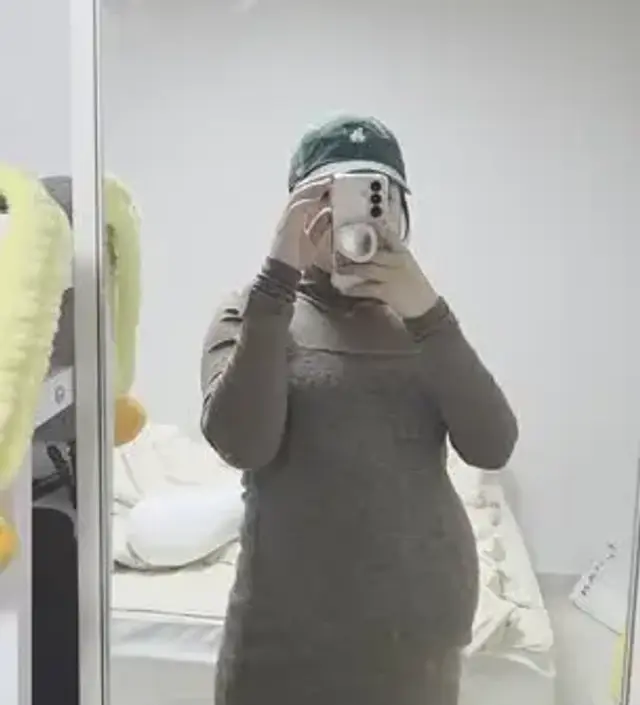 원피스 안에 이너로 입어봤어요. 소재가 너무 부드럽고 잘늘어나서 맘에 들어요! 출산후