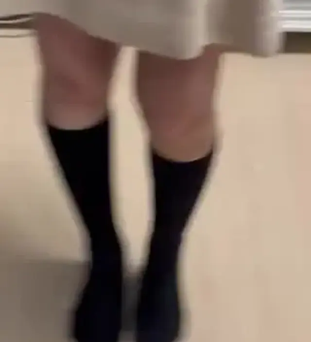 반타이즈라 쌀쌀한 간절기때 입을때 딱 좋은거같아요! 요샌 날씨가 추워져서 낮에만 입