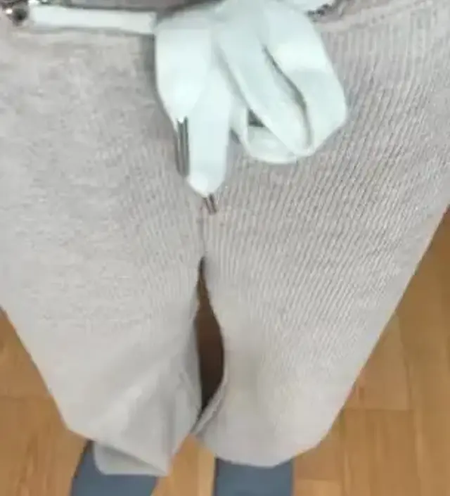 따뜻하고 고무줄로 줄여서 묶어 입으니 편해요 빨고 건조기 돌려도 상태 괜찮네요 만삭