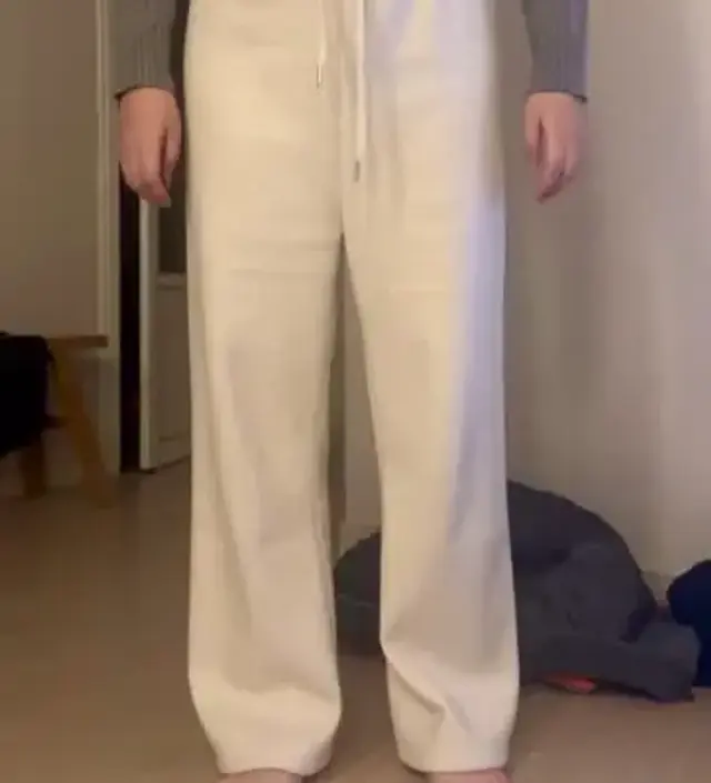 베스트셀러인 이유가 있습니다! 너무 편해서 이 바지만 찾고있어요. 다른 색상도 구매 