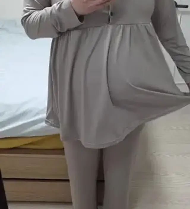 캡이 있어서 브라착용을 안해도 된다는게 너무 좋고  소재도 촤르르 떨어지고 너무 부들