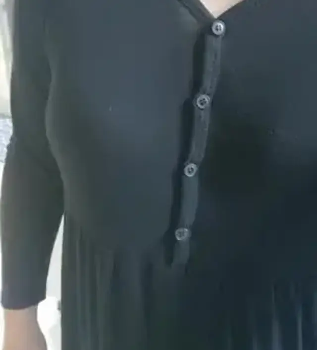 얇아서 안입은거같아요 
