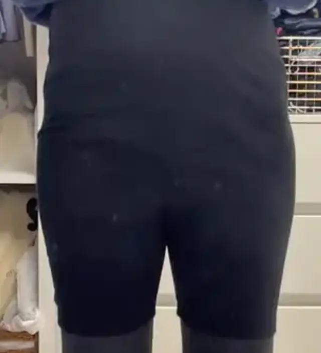 레깅스 위에 입을거라 사이즈 넉넉하게 주문했는데 편하게 잘 맞아요~ 만삭까지 잘 입을