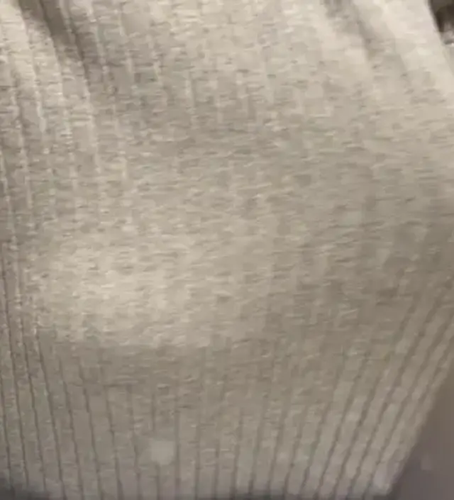 엄청 긴데 길어서 좋아요! 사이즈가 애초에 넉넉해서 후기까지 편하게 입을 것 같아요