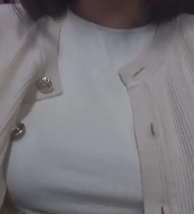 모달이 들어가서 부들거리고 잘 늘어나는 소재라 손이 많이 갈것같아요