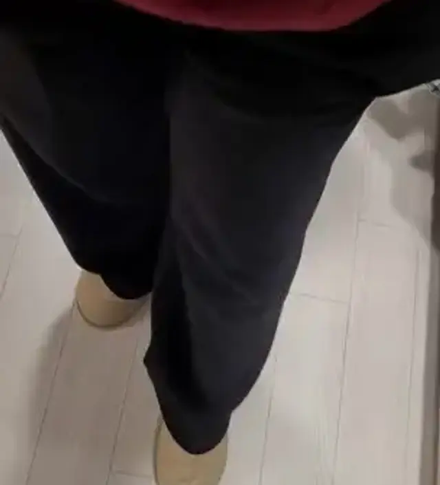 25주 입니다. 저는 유난히 배가 많이 나왔답니다. 여름에 얇은 슬렉스로 처음 사 보고 