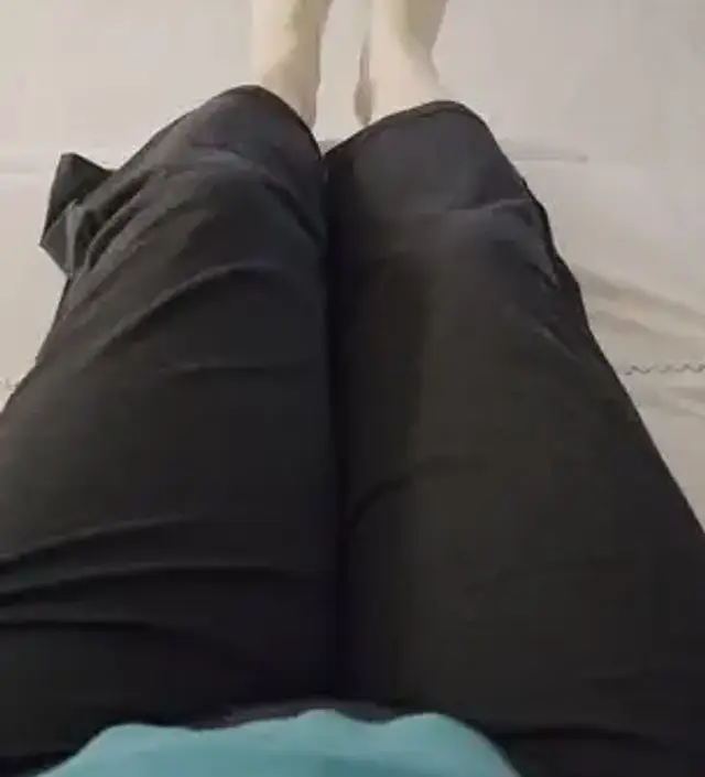 25주 입니다. 저는 유난히 배가 많이 나왔답니다. 여름에 얇은 슬렉스로 처음 사 보고 