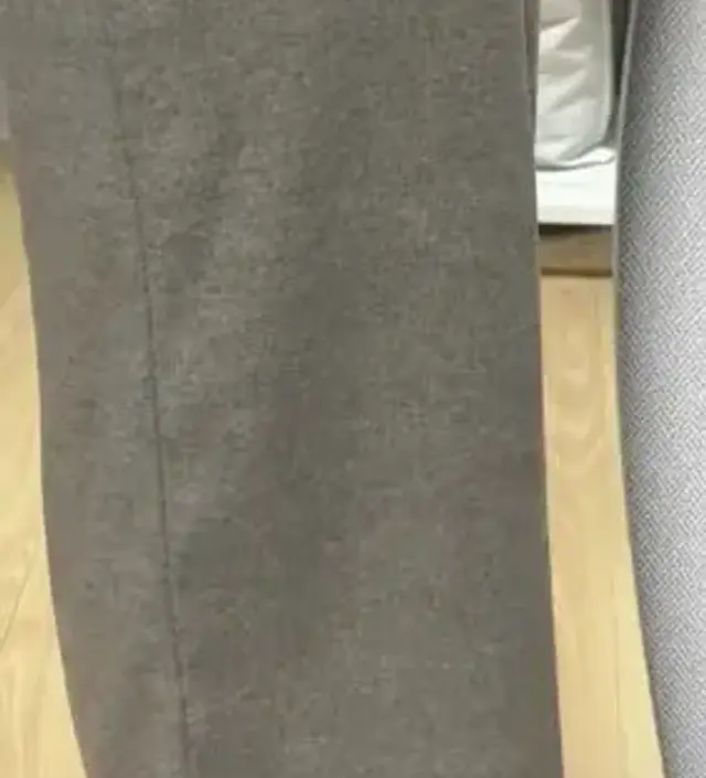 두툼한 편은 아니지만 소재가 엄청 따뜻해서
