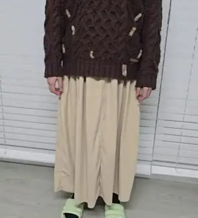 길이가 좀 긴 편이라 키 작은 분들은 끌릴 수도 있어요 키 164인데 계단에서는 좀 밟아