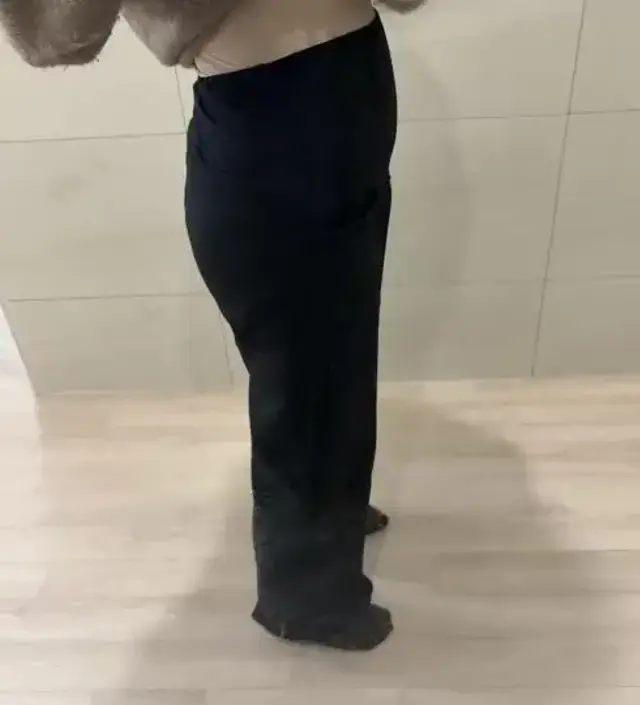 기모 안감이라 따듯하고 정말 편해요. 기장은 살짝 길어서 끝에 접고 다니는데 괜찮네요