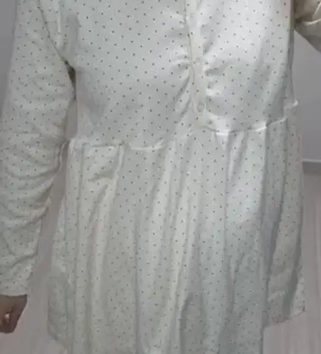 재질 부드럽고 신축성 좋아요 생각보다 핏하고 배는 편한 편