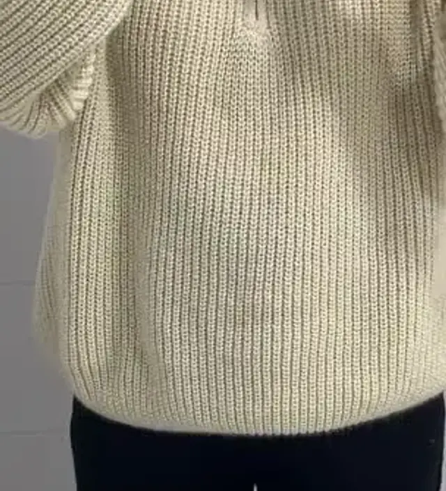 네이버 산 뒤에 베이지 추가로 구매했어요. 
