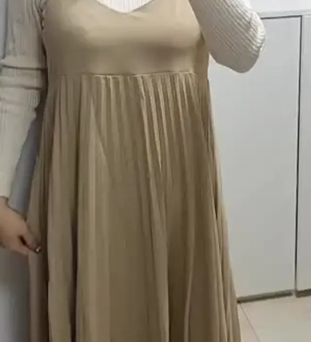 넉넉해서 만삭까지 입을 수 있을것 같아요.
