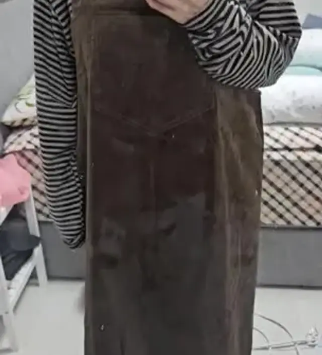 좀 크긴한데 멜빵 스타일이 귀여워여. 편하게 입을 것 같아요 코디그대로 구매했더니 잘