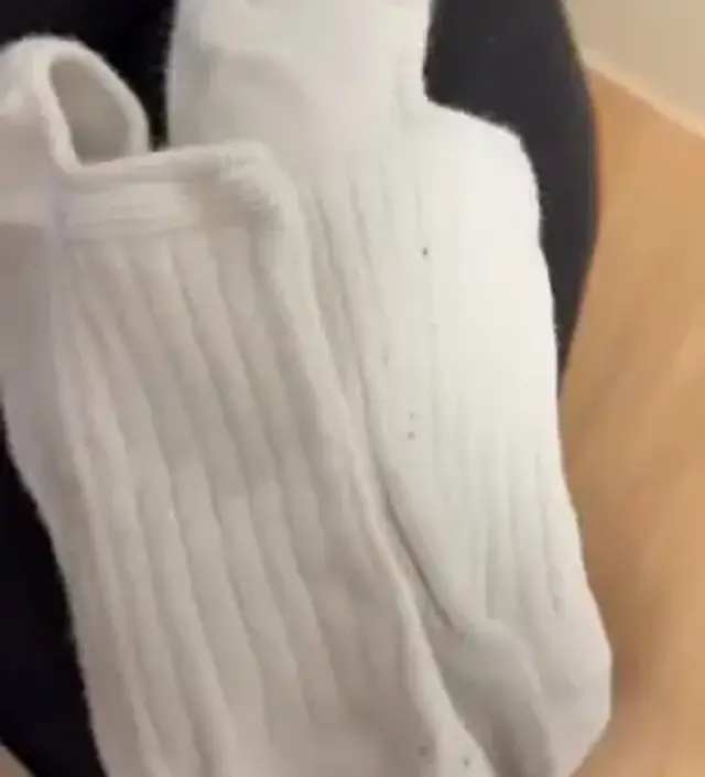 1+1이라 구매햇는데 톡톡하고 남편이 잘 안벗겨진대요