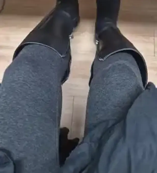 블랙은 말기를 위해 큰거XL, 23주차 현재는 L 골랐어요.
